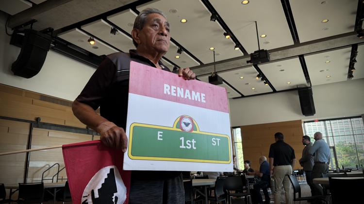 Austinites weigh in on potential renaming of César Chávez Street