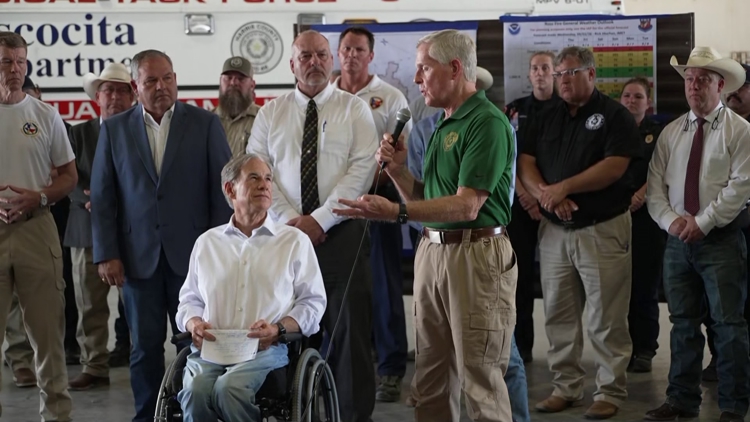Abbott visits Palo Pinto as officials predict two more weeks until full Ross Fire containment