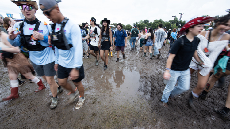 This weekend’s muddy ACL Fest raised a question: Does the city still use ‘Dillo Dirt’ at Zilker Park?